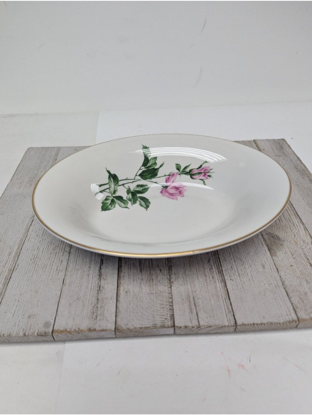Youngsware YOU1 Embassy Fine China Gold Trim Roses Deep Vegetable Dish